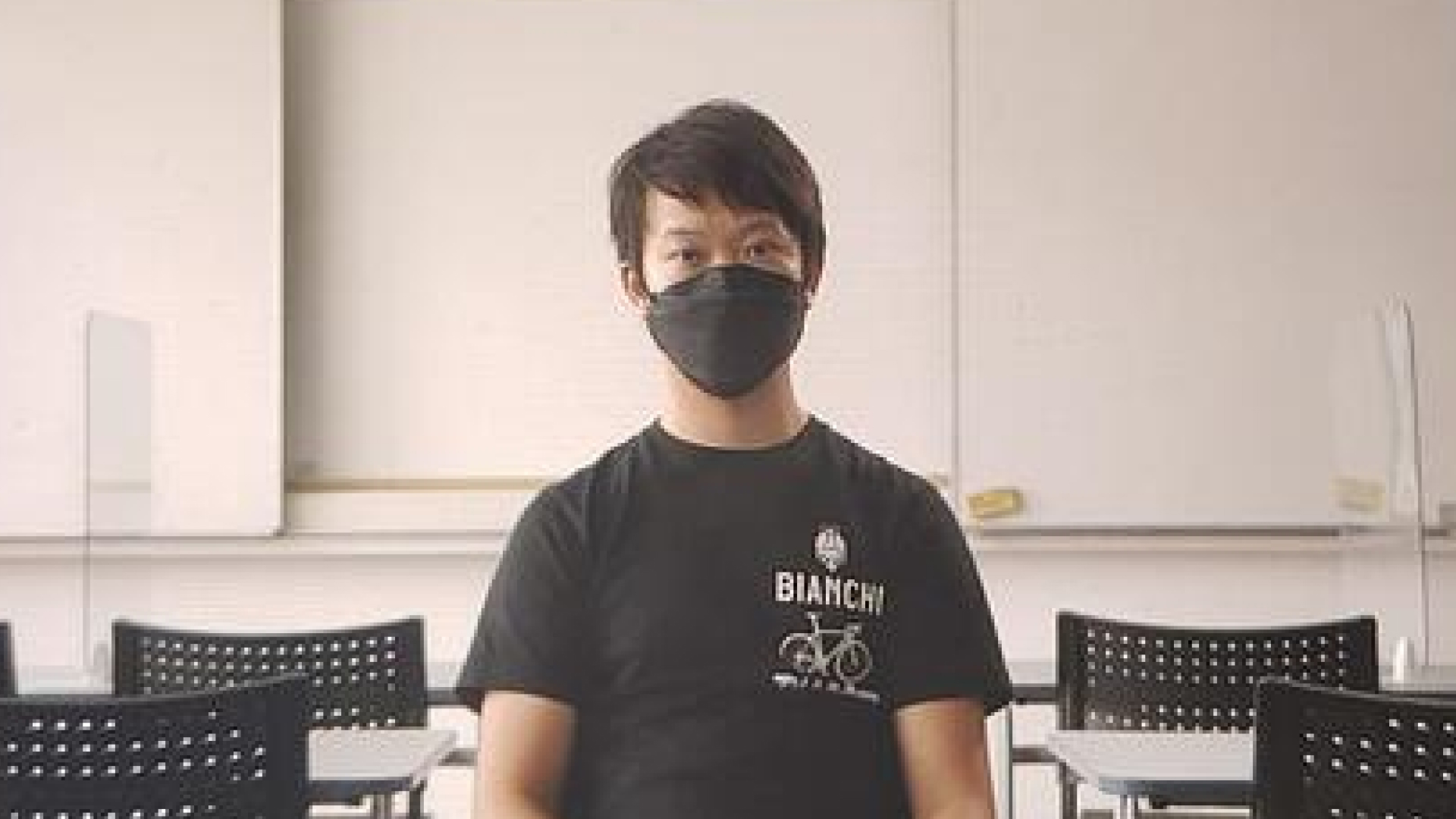 Hong Kong male student (16x9)